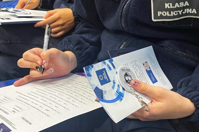 Akademia antyterrorystyczna -wiedzieć by zrozumieć-zrozumieć by zapobiegać-relacja