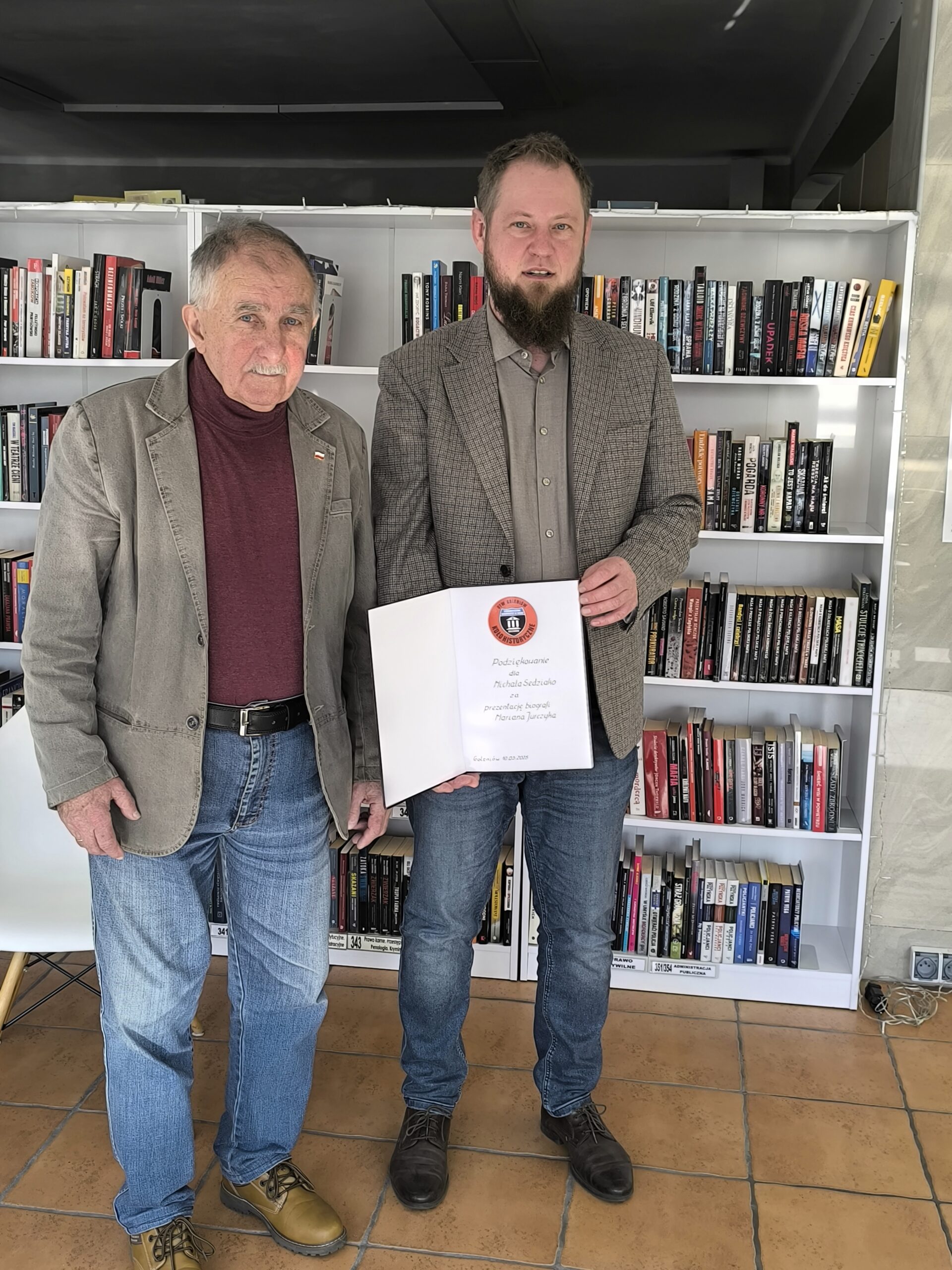 Rozmowy z seniorami o biografii Mariana Jurczyka.