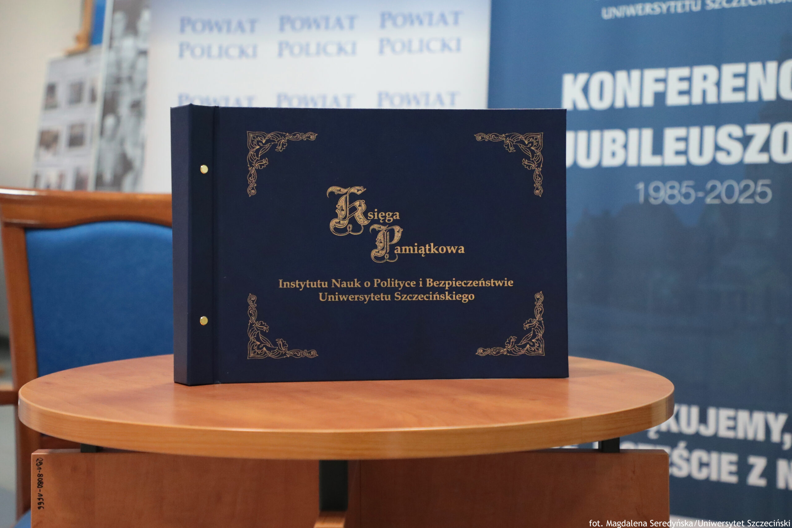 Księga, która łączy pokolenia…